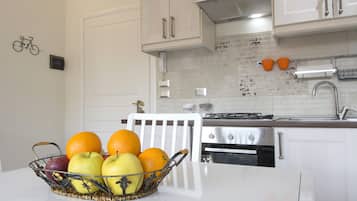 Familienstudio | Eigene Küche | Kühlschrank, Reinigungsartikel