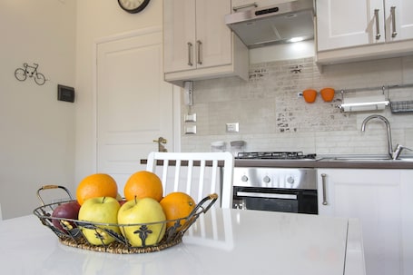 Family Studio | Private kitchen | Shared fridge, cleaning supplies