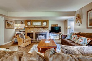 TV, fireplace, offices