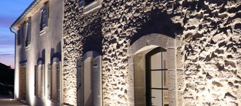 Stort provensalskt bondgÄrd, uppvÀrmd pool vid foten av Mont Ventoux