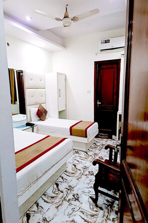 Superior Double Room | Desk, blackout curtains, soundproofing, free WiFi - Hotel Crystal Deluxe at New Delhi Railway Station (New Delhi)