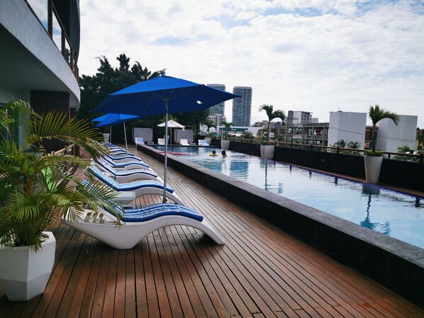 Ulkouima-allas, lämmitetty uima-allas