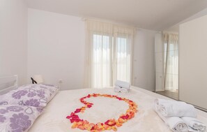 Free WiFi, bed sheets