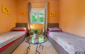 3 bedrooms, free WiFi, bed sheets - Beach front home in Vrsi with WiFi (Vrsi)