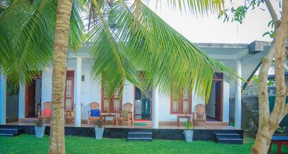 Hasaranga Holiday House