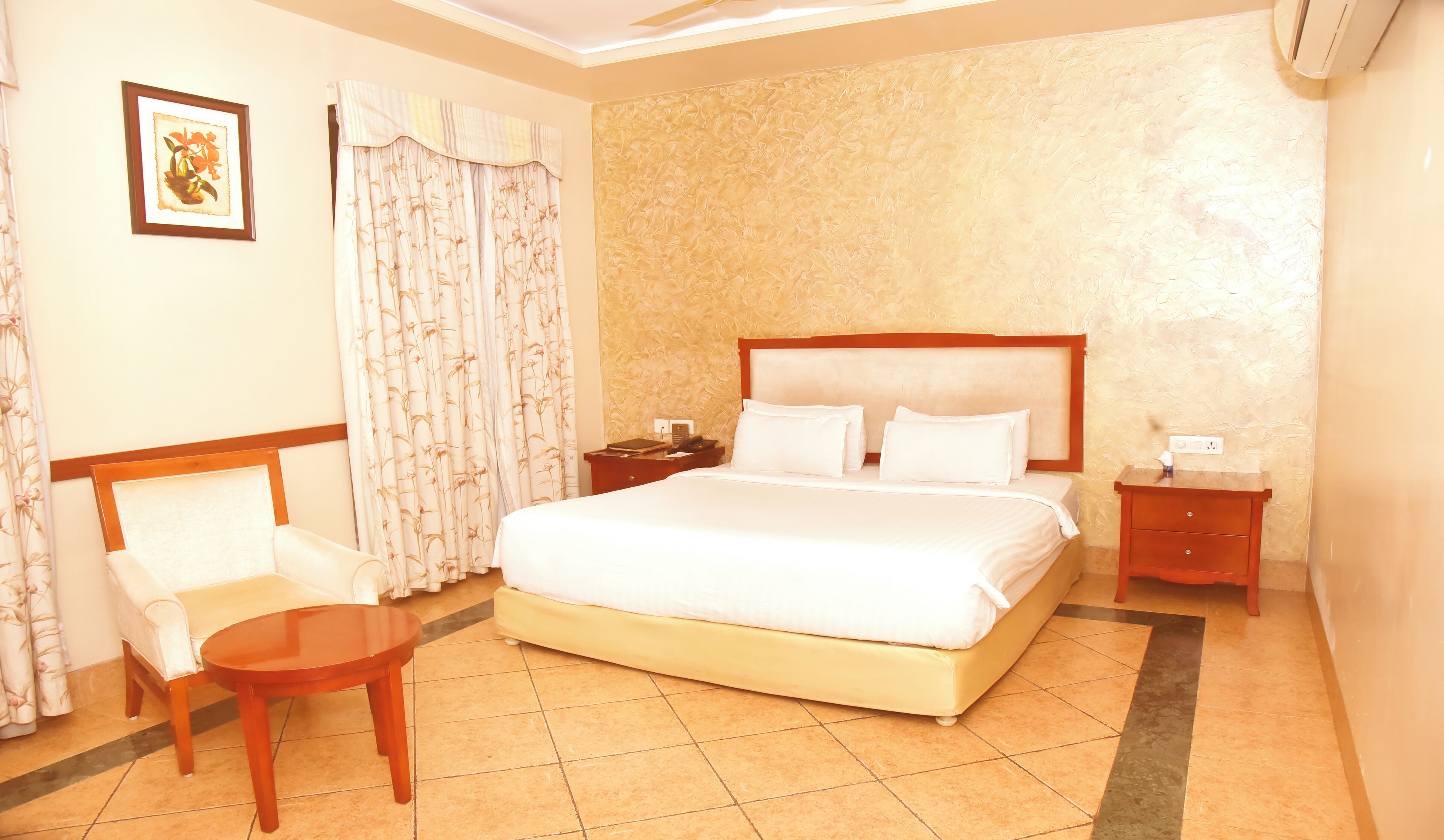 Egyptian cotton sheets, premium bedding, down comforters, minibar