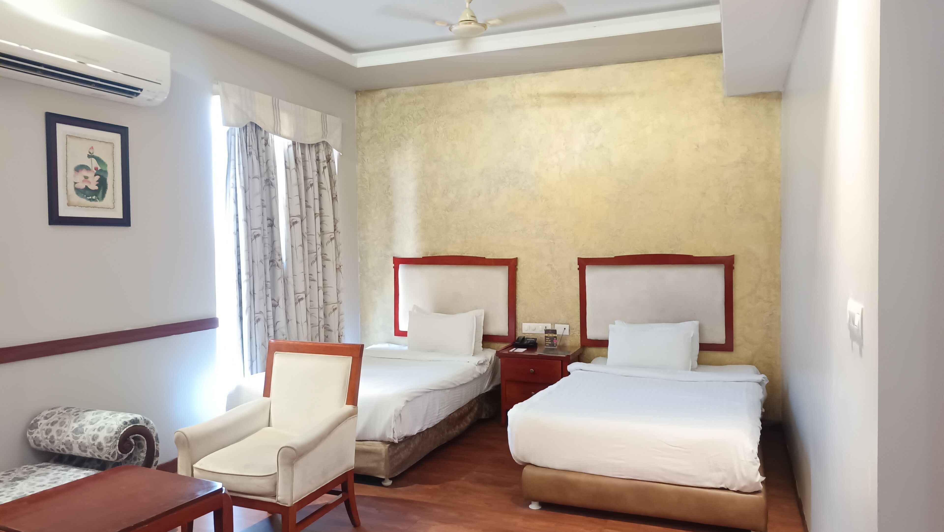 Deluxe Room | Egyptian cotton sheets, premium bedding, down comforters, minibar