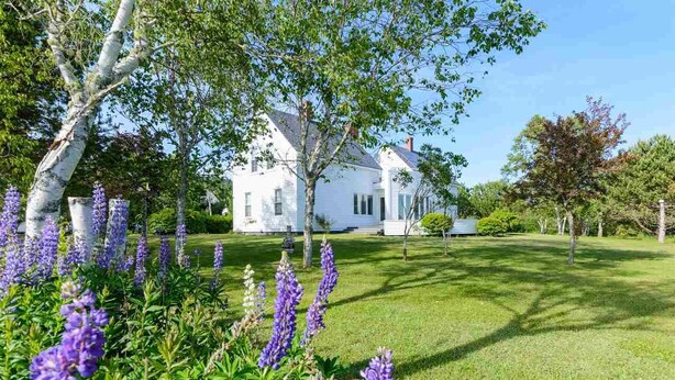 Property grounds - Fox Point Inn (Fox River)
