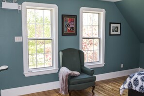 Suite estudio Premier, 1 cama King size, para no fumadores, vista a la bahía | Sábanas de algodón egipcio y ropa de cama de alta calidad