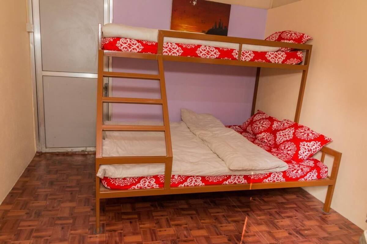Basic Room | Soundproofing, free WiFi