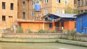 Unclassified image, 3 of 5, button - Hostel Swastik (Bhaktapur)