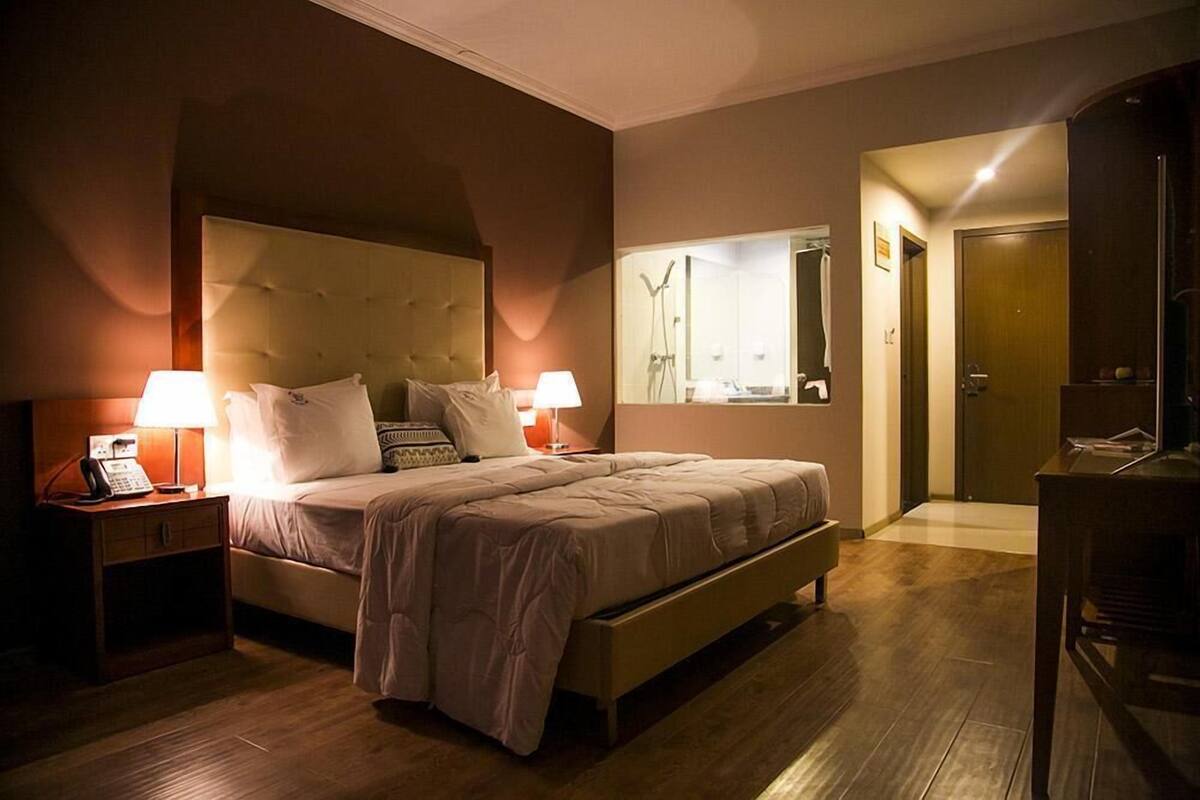 Standard Double Room | 1 bedroom, minibar, in-room safe, blackout curtains