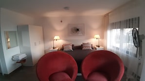 1 bedroom, iron/ironing board, free WiFi, bed sheets - Private Central Studio with Balcony/ 5* (Madaba)