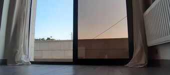 Estudio central privado con balcón / 5 *