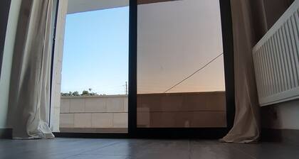 Privates Zentralstudio mit Balkon / 5 *