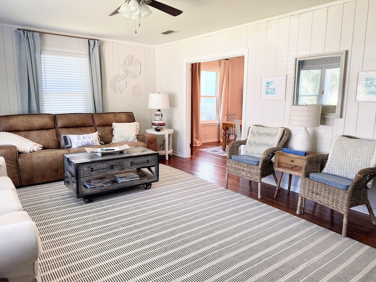 Modern East Beach 3br 2ba With Pool + Walk To Beach - 佐治亞