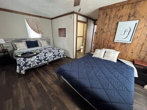 4 chambres, fer et planche à repasser, accès au Wi-Fi (inclus)