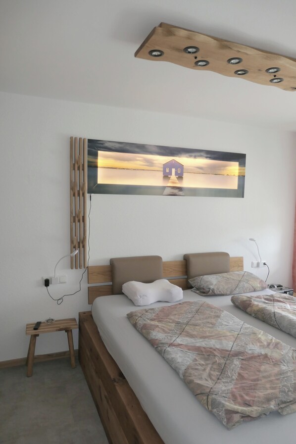 1 bedroom, in-room safe, free WiFi, bed sheets