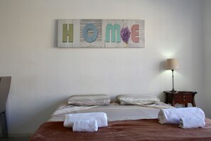 In-room safe, iron/ironing board, travel cot, free WiFi