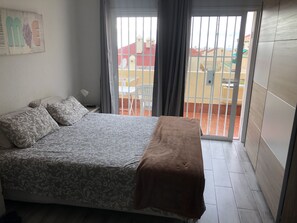 In-room safe, iron/ironing board, travel crib, free WiFi - Holiday in Mareverde (Adeje)