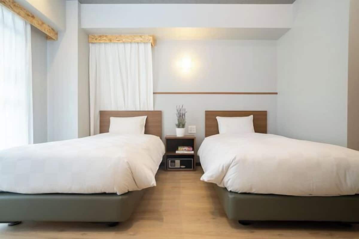 1 chambre, coffres-forts dans les chambres, bureau