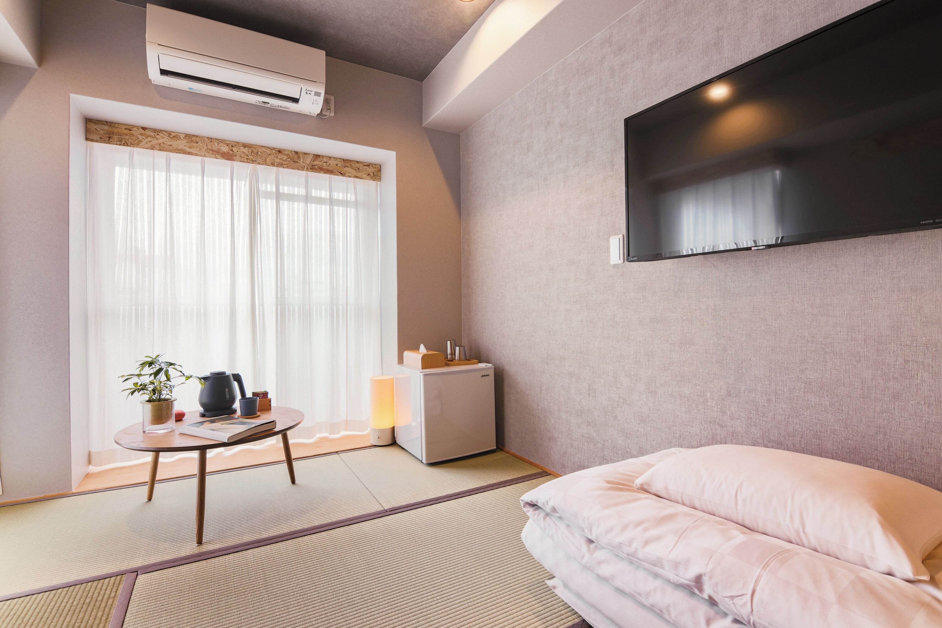 Chambre Triple Tradition, non-fumeurs (Essential tatami up to 3 futon beds) | Coffres-forts dans les chambres, bureau