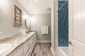 Combined shower/tub, hair dryer, towels, soap - The Mermaid House on Key Allegro, waterfront, Open Bay views, sleeps 12-14 (Rockport)