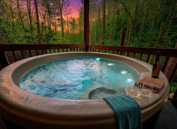 Outdoor spa tub