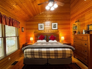 2 bedrooms, iron/ironing board, travel cot, free WiFi