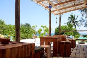 Bar (on property) - Salty's Kitesurf Village (Kilifi)