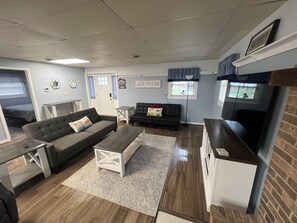 TV, fireplace - Vacationers' Delight at Conley Bottom  (Monticello)