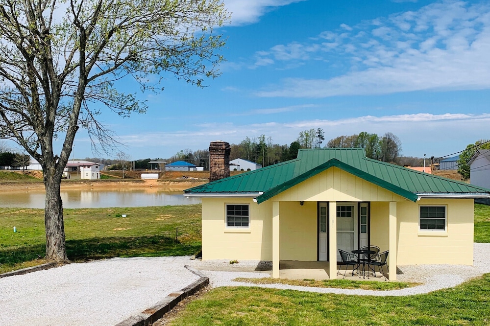 Vacationers' Delight at Conley Bottom