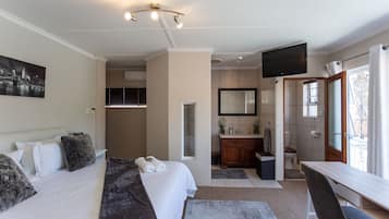 Premium bedding, down duvets, minibar, individually decorated