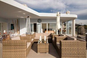 Terrace/patio - Luxury penthouse with Jacuzzi and Seaviews (Benalmádena)