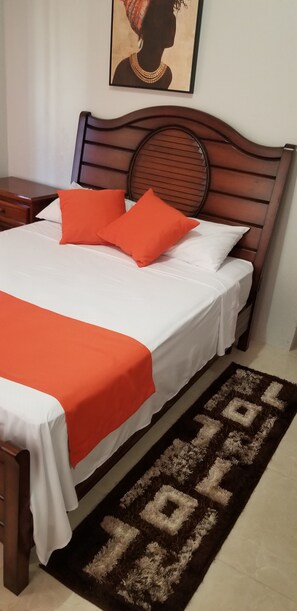 2 bedrooms, iron/ironing board, WiFi