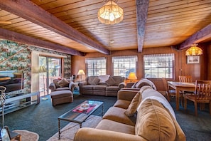 Smart TV, fireplace, DVD player, books