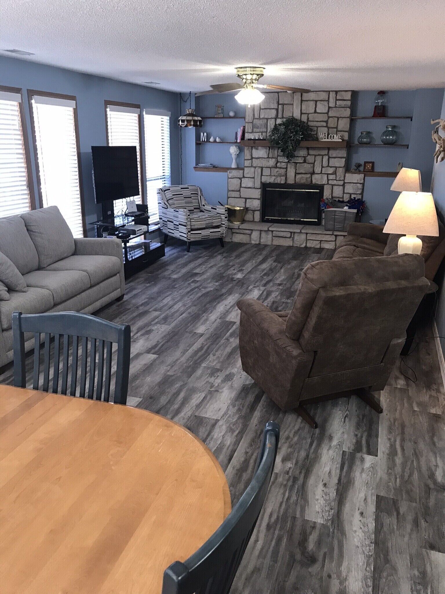 Beautiful lake house in Sunrise Beach Missouri