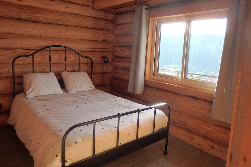 LA FUSTITI - ROCK CHALET IN BLESLE (CLASS PLUS BEAUTIFUL VILLAGE OF FRANCE)