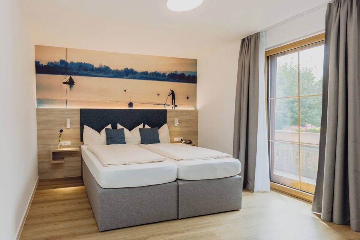 comfort double room | desk, blackout curtains, iron/ironing board, cots/infant beds