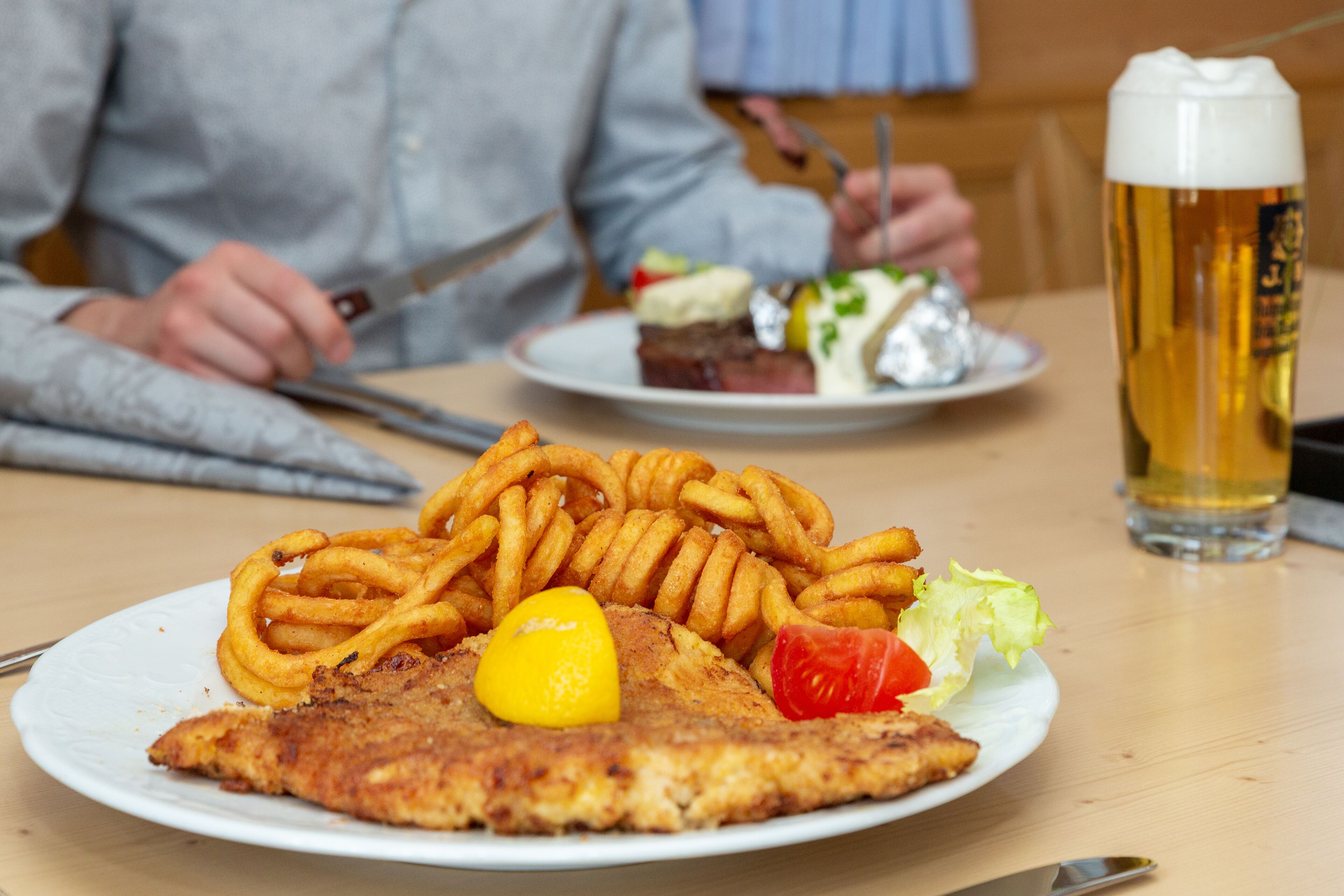 2 restaurants, breakfast, lunch, dinner served; local cuisine