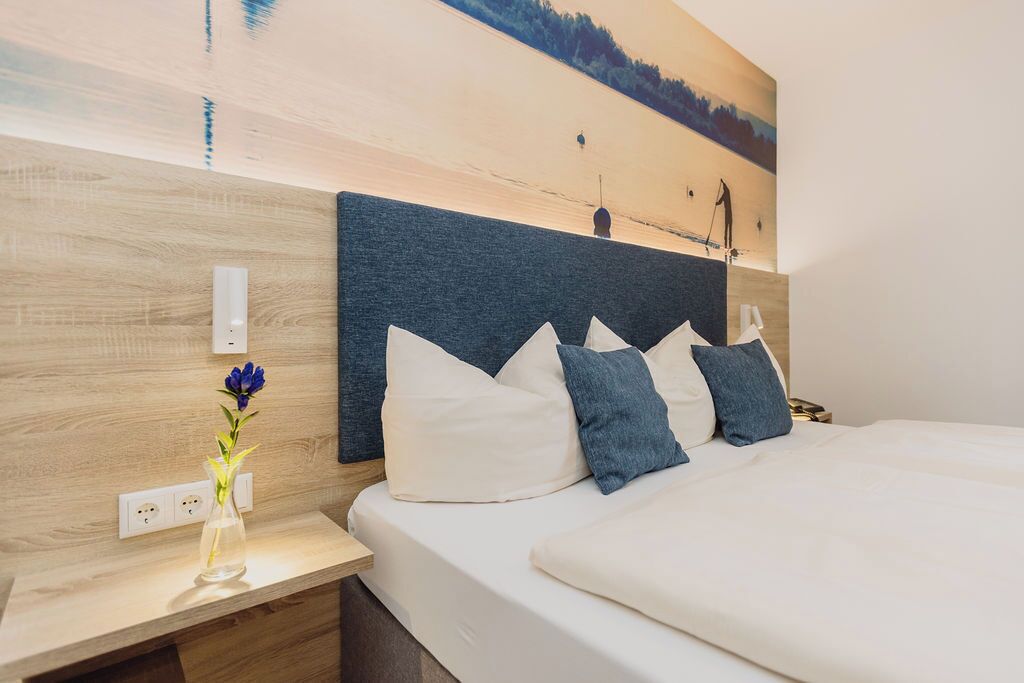 comfort double room | desk, blackout curtains, iron/ironing board, cots/infant beds