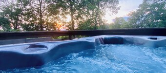 Ylellinen Lake Cottage