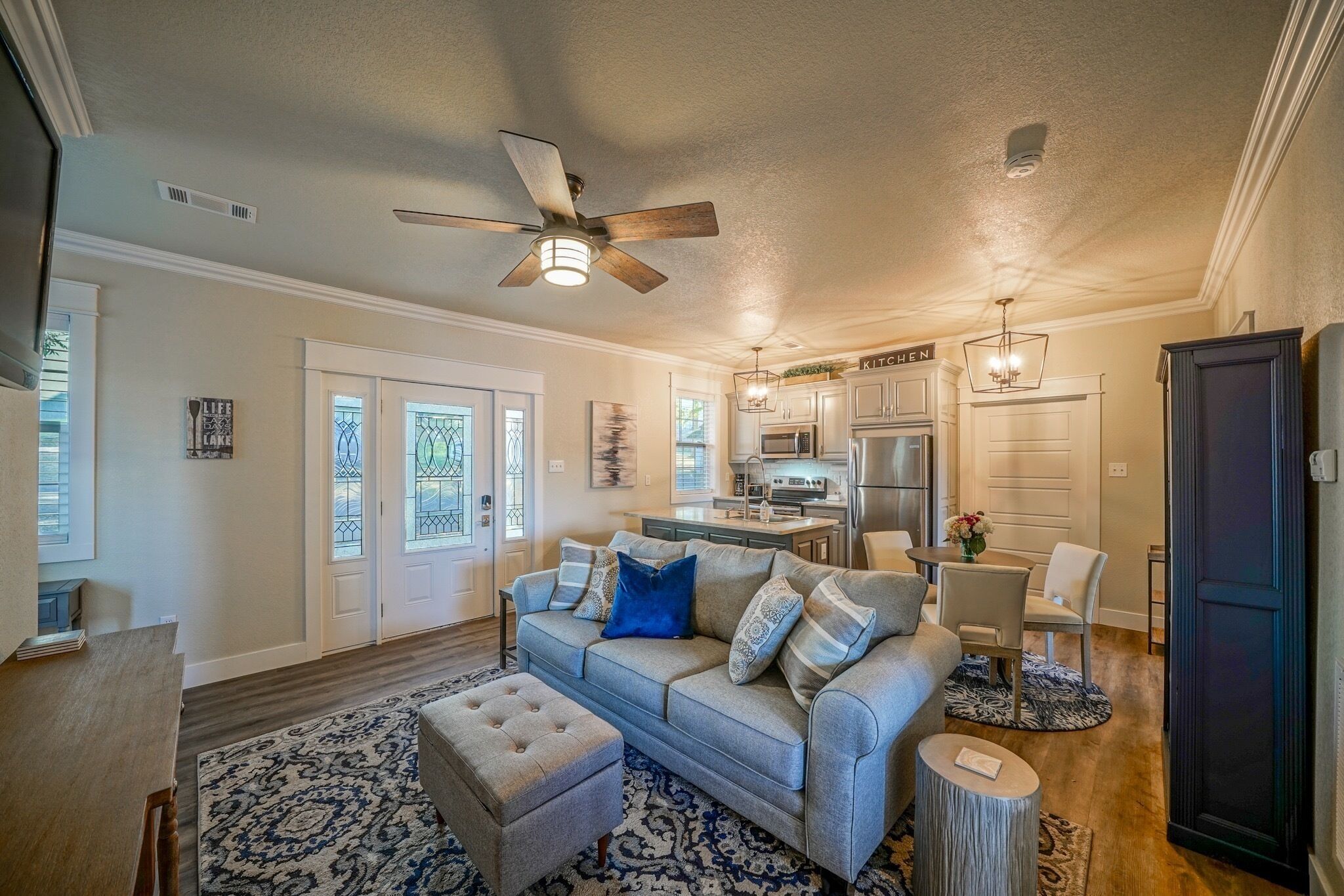 Smart TV, books, streaming services, video library