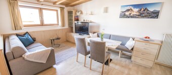 Beautiful attic apartment with south-facing balcony, view of the Plose/Brixen/apple orchards