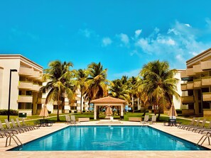 Outdoor pool - Your Tropical Getaway. Rainforest Beach Condo. Tennis. Golf. Private Beach Gate. (Río Grande)