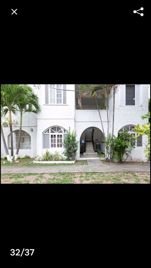 Exterior - Comfort home in the city (New Kingston)