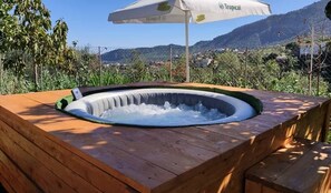 Bain à remous extérieur