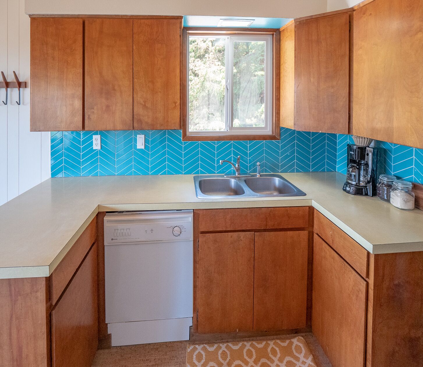 hot tub, ocean views and wood burning fireplace