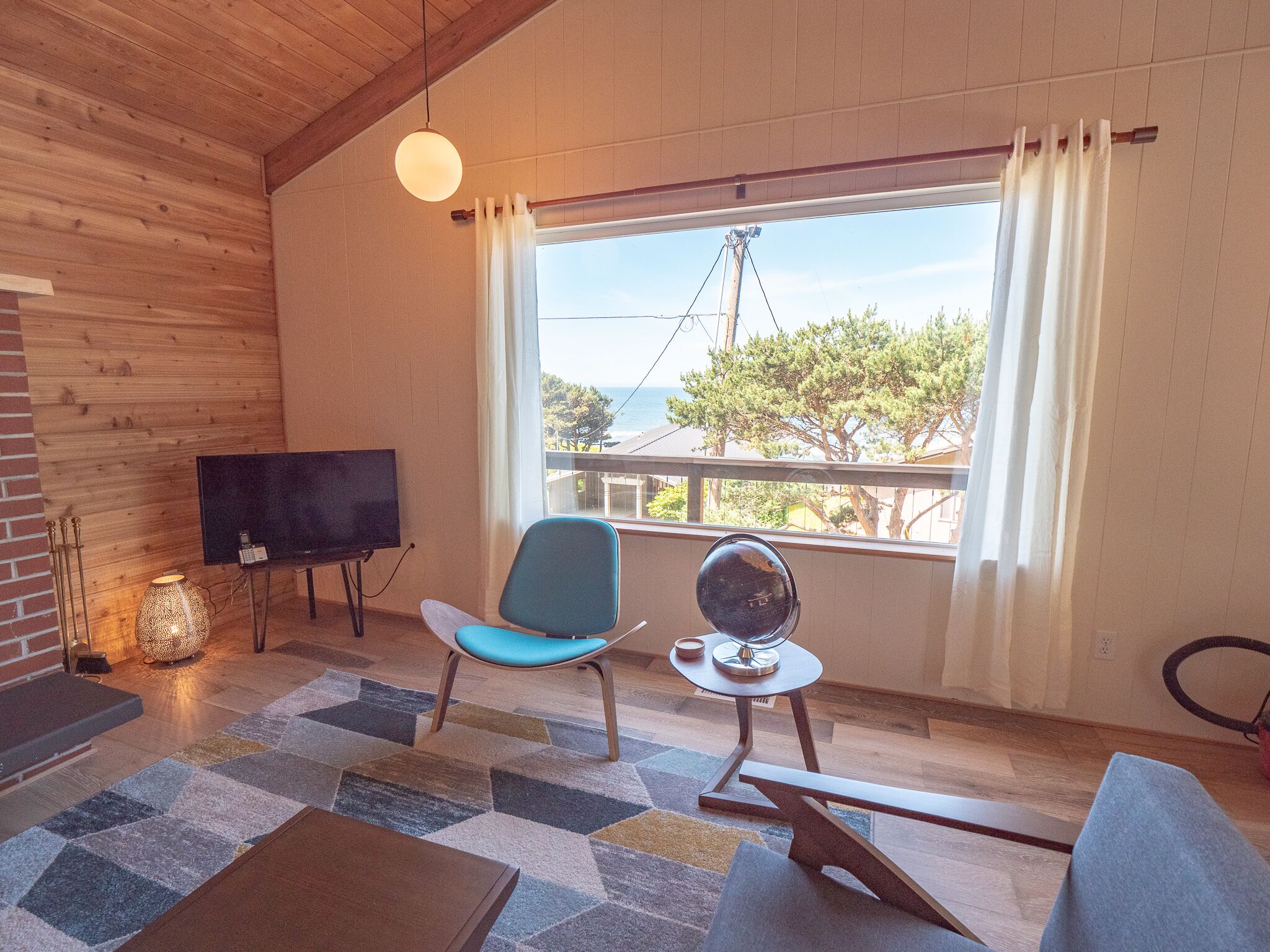 Smart TV, fireplace, DVD player, video library