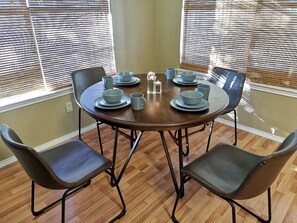 Dining - Cozy North Austin / Cedar Park House (3 Bedrooms) (Cedar Park)